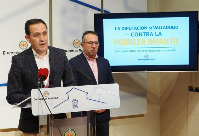 Conrado Íscar y Alfonso Romo hacen balance de las iniciativas de la Diputación de Valladolid contra la probreza infantil, en el Palacio de Pimentel.