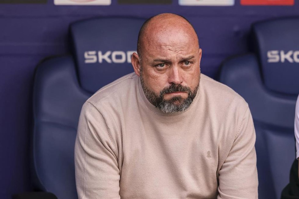 Archivo - El entrenador del RCD Espanyol, Manolo González