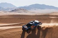 Carlos Sainz ambiciona su quinto Tuareg en un Dakar largo y muy ajustado