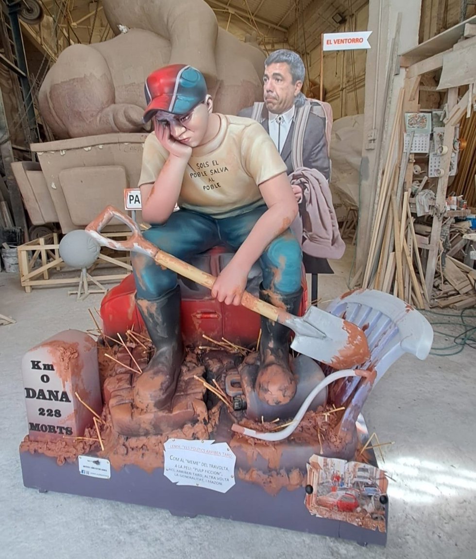 Imagen del ninot sobre la dana con la figura del expresidente de la Generalitat Valenciana Carlos Mazón que ha generado la polémica entre el Gremio de Artistas Falleros y la Diputación de Valencia a raíz de una exposición.