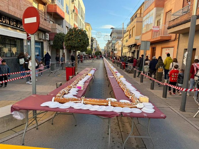 Roscón de reyes solidario elaborado en Huétor Tájar (Granada). (Foto de archivo).