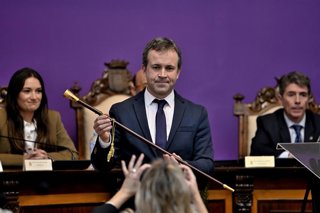 Archivo -  Julio Millán (PSOE) tras la votación de la moción de censura el 2 de enero de 2025