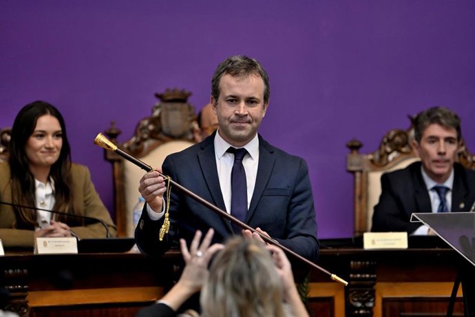 Archivo -  Julio Millán (PSOE) tras la votación de la moción de censura el 2 de enero de 2025