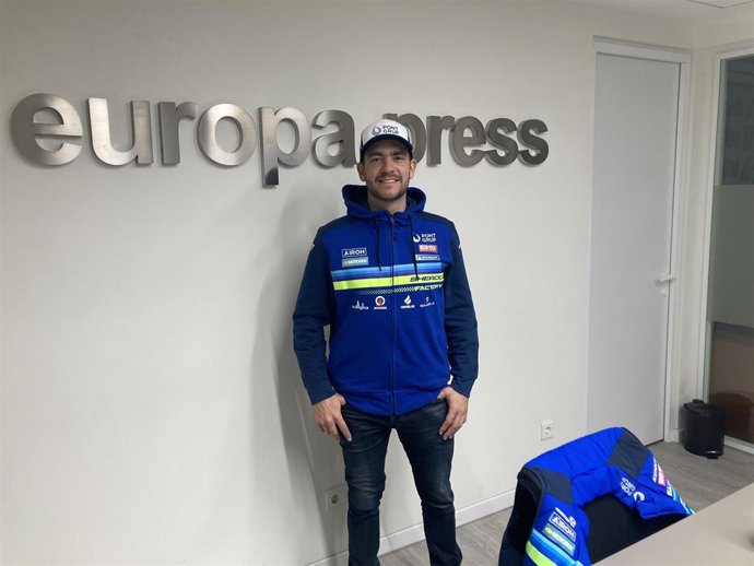El piloto español Lorenzo Santolino en su visita a Europa Press antes del Rally Dakar 2026