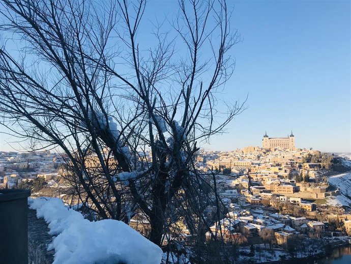 Archivo - Toledo desde el Valle tras el temporal de nieve