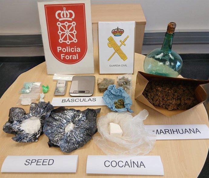 Droga incautada durante el registro.