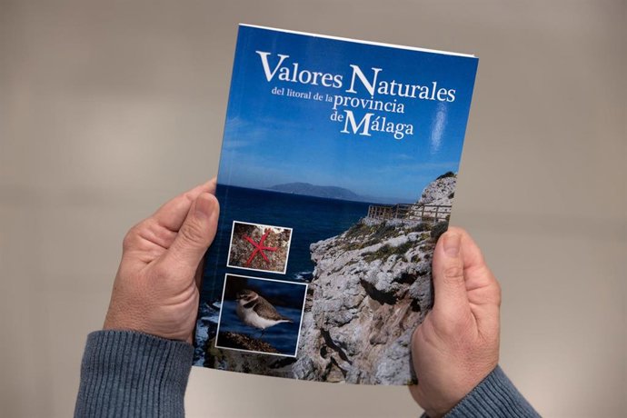 La Diputación de Málaga edita un libro sobre la flora y fauna del litoral y los espacios de mayor interés ambiental.