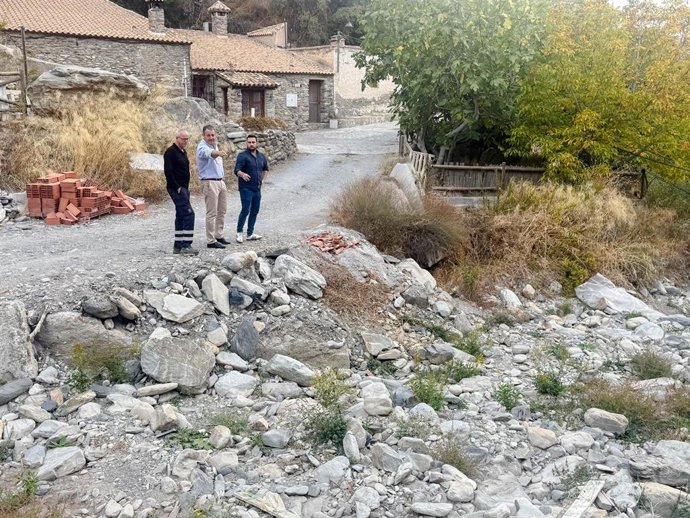 Archivo - Estado de uno de los puntos afectados por la dana de octubre de 2024 en el municipio de Sierro (Almería).