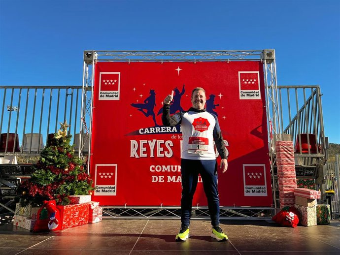 Archivo - Imagen de archivo del consejero de Cultura, Turismo y Deporte de la Comunidad de Madrid, Mariano de Paco Serrano,  en la I Carrera Popular de obstáculos de los Reyes Magos en la capital.