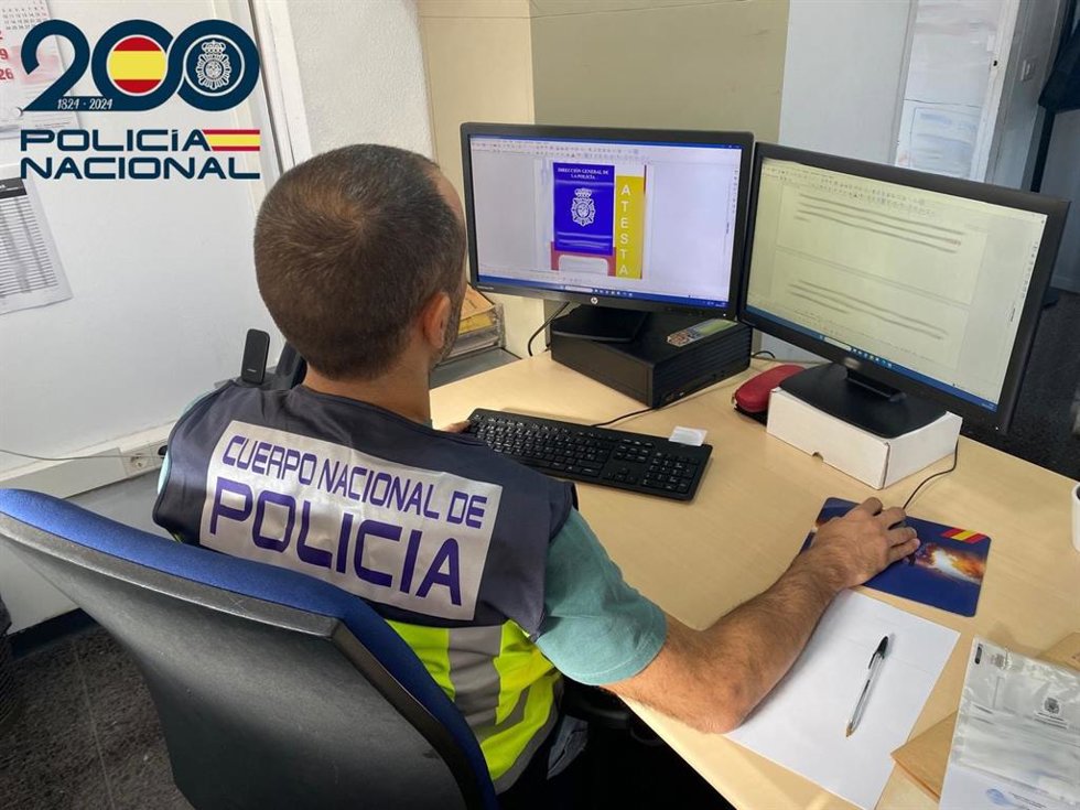Un agente de la Policía Nacional en una imagen de recurso