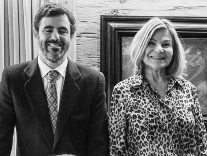 La emotiva foto de Cari Lapique y Antonio Matos que demuestra la unión de la familia tras la muerte de Caritina Goyanes