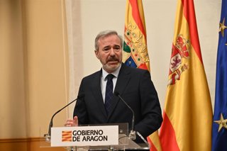 El presidente de Aragón, Jorge Azcón, durante una rueda de prensa, en el Edificio Pignatelli, a 15 de diciembre de 2025, en Zaragoza, Aragón (España).