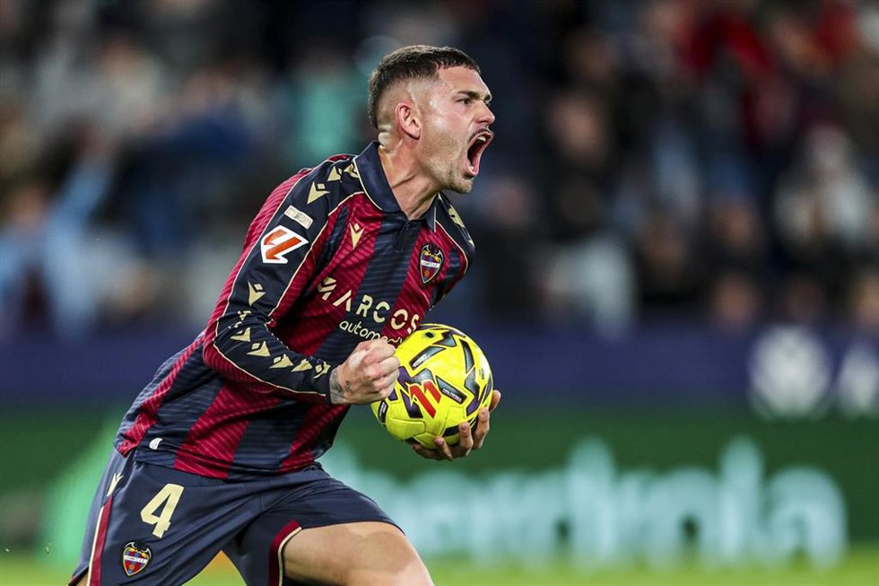 Adrián de la Fuente con el Levante UD