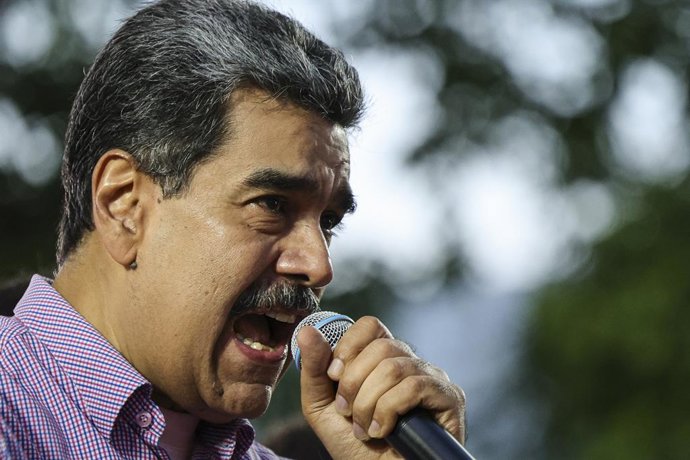 Archivo - GRAPHICS - 13 de novembro de 2025, Venezuela, Caracas: o presidente venezuelano Nicolas Maduro discursa durante um comício. Foto: Jesus Vargas/dpa