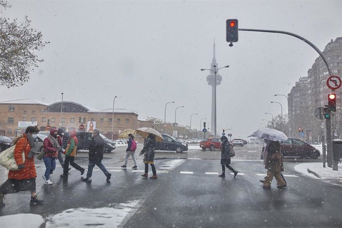 Archivo - Segundo día de nieve en la capital tras el paso de la borrasca Filomena, en Madrid (España), a 8 de enero de 2021. 