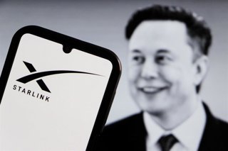 Archivo - Logo de Starlink en un smartphone