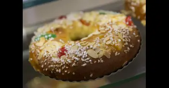 Muchos lo critican, pero tiene sentido: ¿por qué el Roscón de Reyes lleva fruta escarchada?