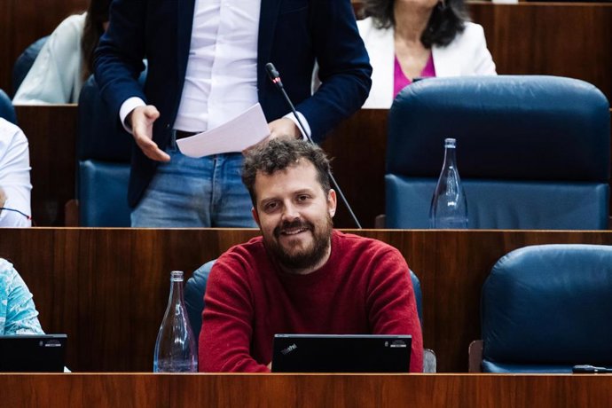 Archivo - El diputado de Más Madrid en la Asamblea de Madrid Pablo Padilla durante un pleno en la Asamblea de Madrid