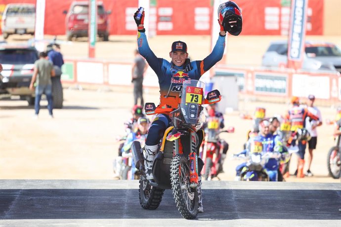 pódio de largada 73 CANET Edgar (esp), Red Bull KTM Factory Racing, KTM, Rally GP, FIM W2RC, durante o prólogo do Dakar 2026, em 3 de janeiro de 2026 em Yanbu, Arábia Saudita - Foto Antonin Vincent / DPPI