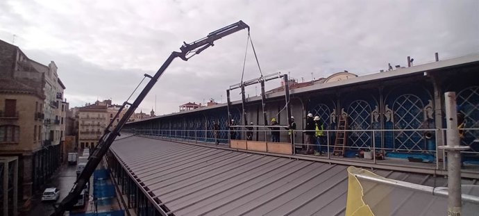 Cerramiento del Mercado Central de Zaragoza.