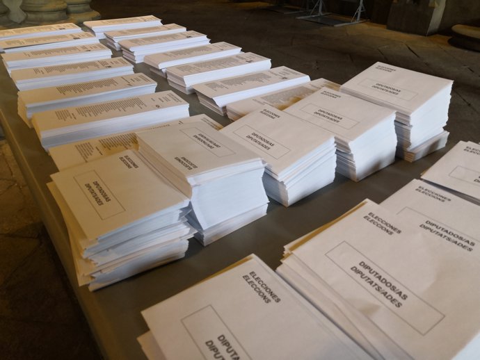Archivo - Arquivo - Cédulas e envelopes para eleições gerais