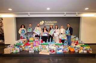 Entrega de juguetes de la Fundación Unicaja en Almería.