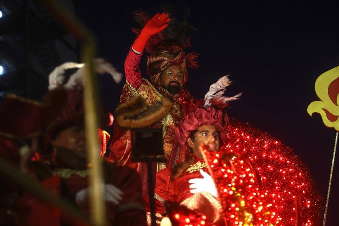 Archivo - Cabalgata de Reyes de Cádiz el pasado año, imagen de archivo.