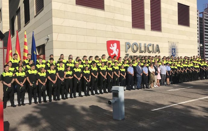 Archivo - La Policía Local se amplía con 104 nuevos agentes, el mayor incremento desde la Expo 2008