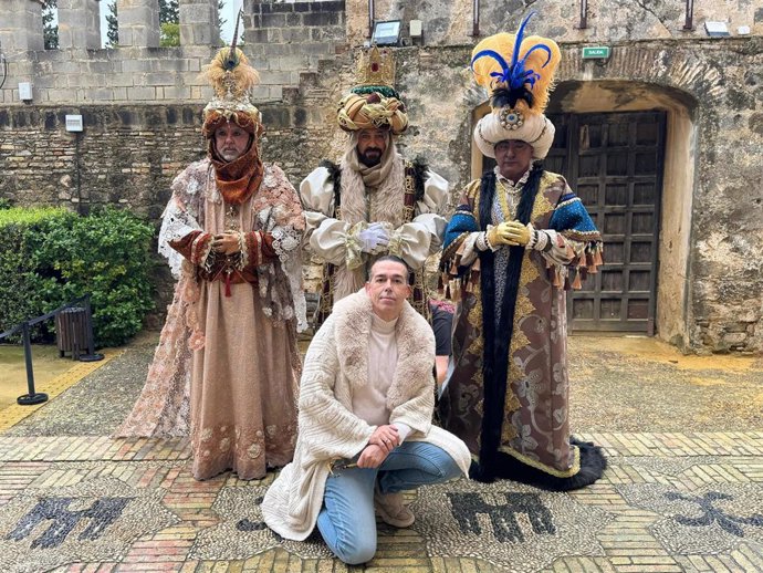 Los Reyes Magos reciben en el Castillo de San Marcos de El Puerto de Santa María a 2.000 niños.
