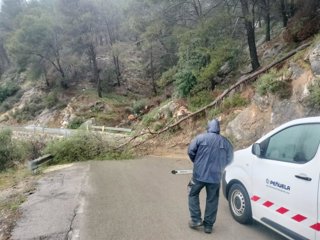 Al menos tres carreteras cortadas por incidencias debido a las lluvias.