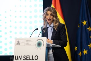 La vicepresidenta segunda y ministra de Trabajo y Economía Social, Yolanda Díaz, durante una rueda de prensa, en el Ministerio de Trabajo y Economía Social, a 19 de diciembre de 2025, en Madrid (España). Díaz ha presentado la nueva herramienta para dar ma
