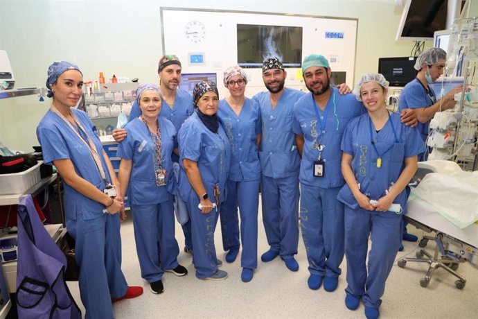 La Unidad de Columna del Hospital de Toledo hace la primera cirugía mínimamente invasiva de escoliosis idiopática