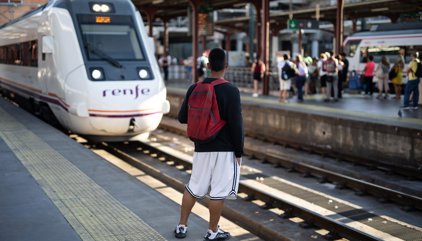 Detenido en Valladolid un tren de Madrid a Santander por acumulación de hielo en los rodales