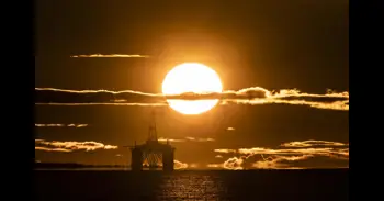 El barril de petróleo Brent baja de 60 dólares por primera vez en casi un mes tras el ataque a Venezuela