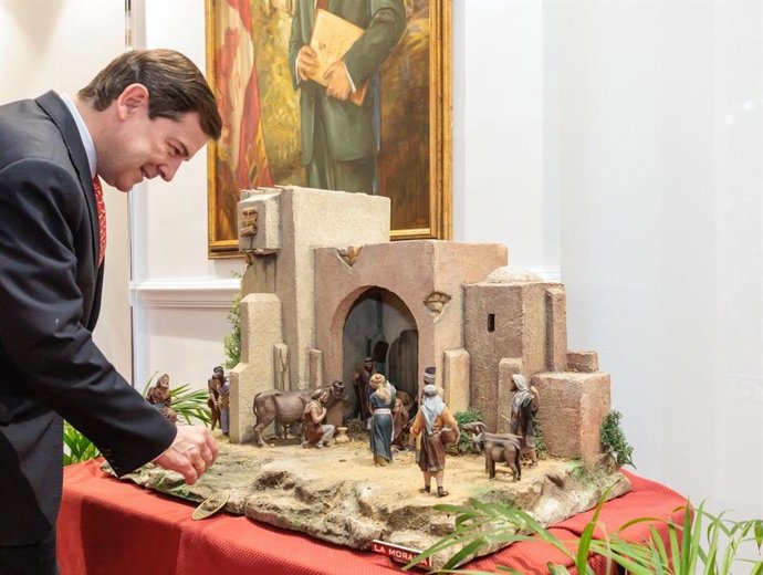 Presidencia de la Junta acoge la Adoración y la Anunciación de la Agrupación Belenista 'La Morana' de Zamora.