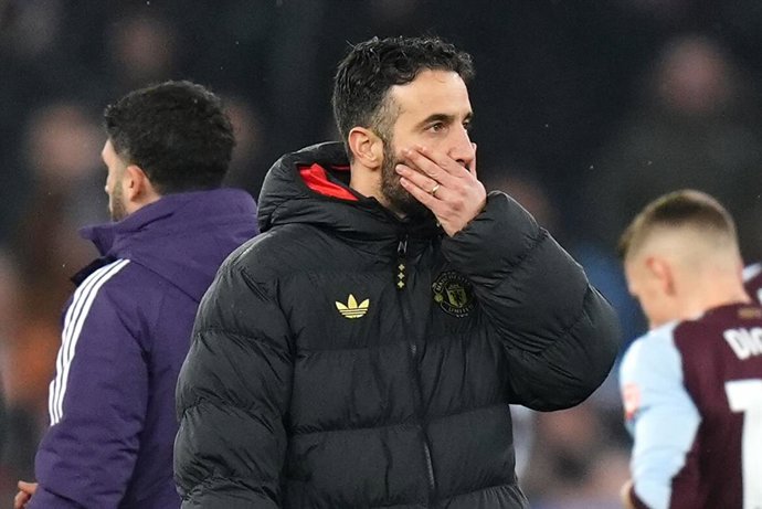 21 de dezembro de 2025, Reino Unido, Birmingham: Ruben Amorim, técnico do Manchester United, reage após a partida de futebol da Premier League inglesa entre Aston Villa e Manchester United no Villa Park. Foto: Jacob King/PA Wire/dpa