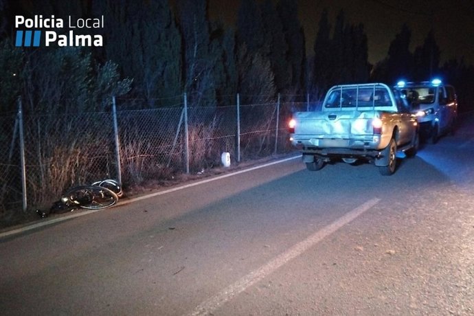 Un choque entre un ciclista ebrio y un vehículo sin ITV acaba con ambos implicados denunciados.