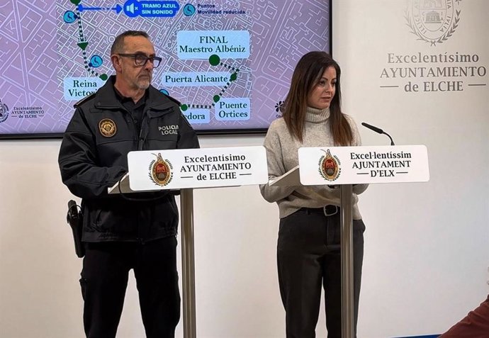 Detalles de la cabalgata en Elche, que recorta recorrido por la previsión de lluvias