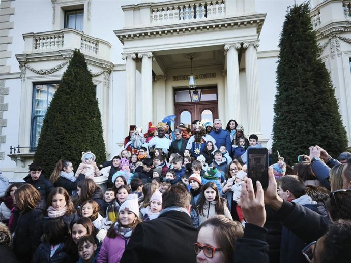 Los Reyes Magos han acudido esta mañana al Palacete de Gobierno