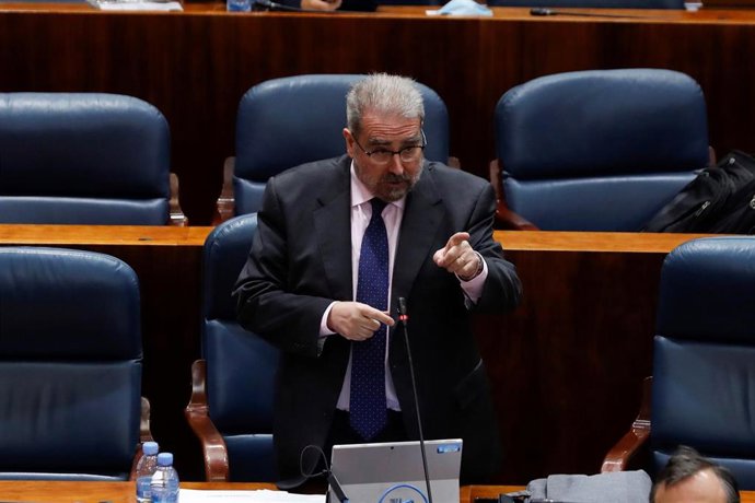 Archivo - El diputado del PSOE, Modesto Nolla, durante una intervención en el pleno de la Asamblea