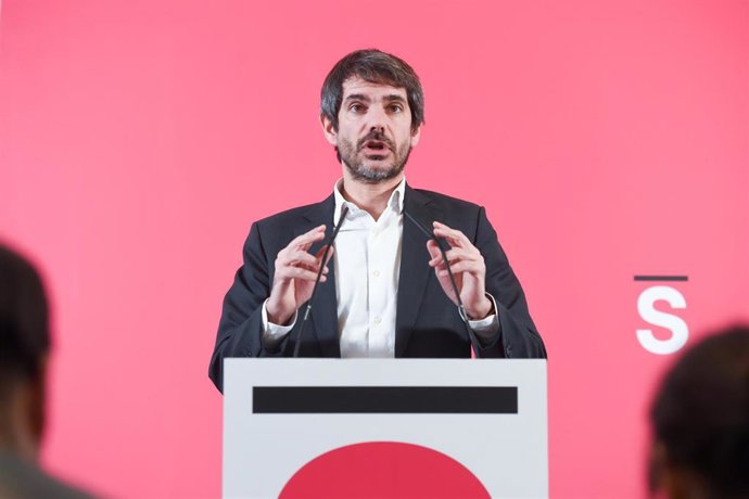 El ministro de Cultura, Ernest Urtasun, durante una rueda de prensa