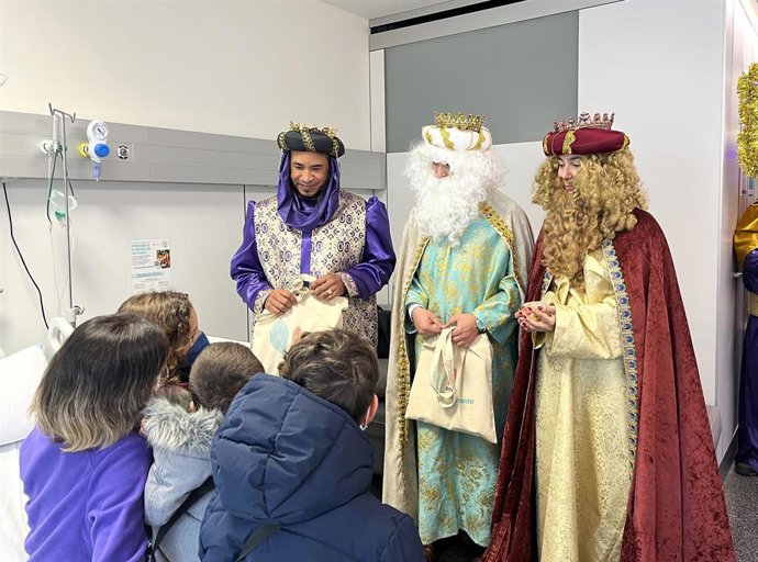 El Hospital Quirónsalud Córdoba recibe la visita de los Reyes Magos de Oriente.