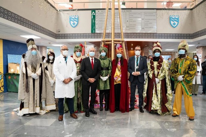 El Materno Infantil recibe a los Reyes Magos con una gala y regalos para los menores ingresados