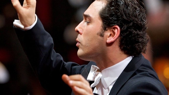 El director Tugan Sokhiev.