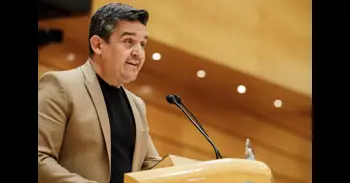 Un exsenador de Compromís denuncia a Fran Rivera en la Fiscalía por sugerir a Trump que capture también a Sánchez