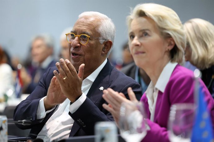 Archivo - HANDOUT - 06 de novembro de 2025, Brasil, Belém: O presidente do Conselho da UE, Antonio Costa (à esq.), e a presidente da Comissão da UE, Ursula von der Leyen, participam de uma sessão na Conferência das Nações Unidas sobre Mudanças Climáticas 
