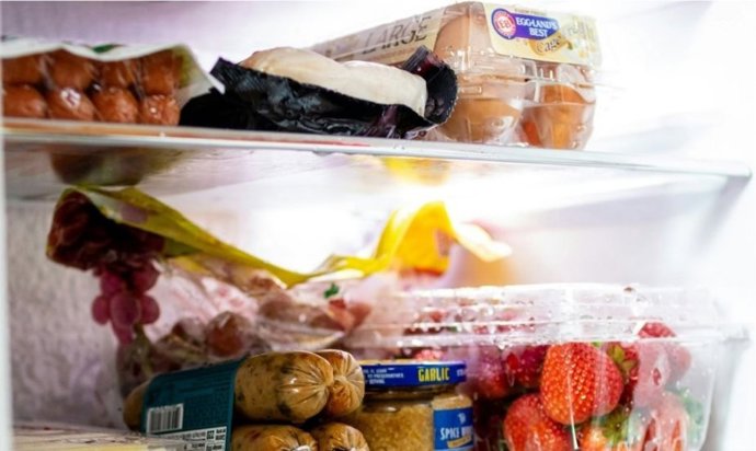 Cuidado con el congelador: qué alimentos nunca deberías congelar y por qué muchos lo hacen mal