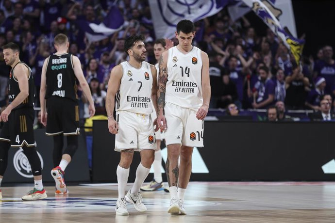 Facundo Campazzo y Gaby Deck durante un partido del Real Madrid