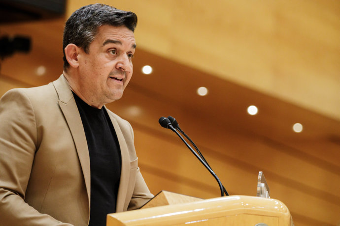 Archivo - Arxiu - El senador de Compromís, Carles Mulet, intervé durant una sessió plenària, en el Senat, a 26 d'abril del 2023, a Madrid (Espanya).