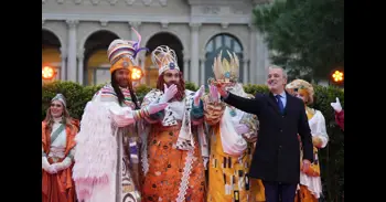 Collboni recibe a los Reyes Magos en Barcelona y les pide "protección" para los niños en conflictos